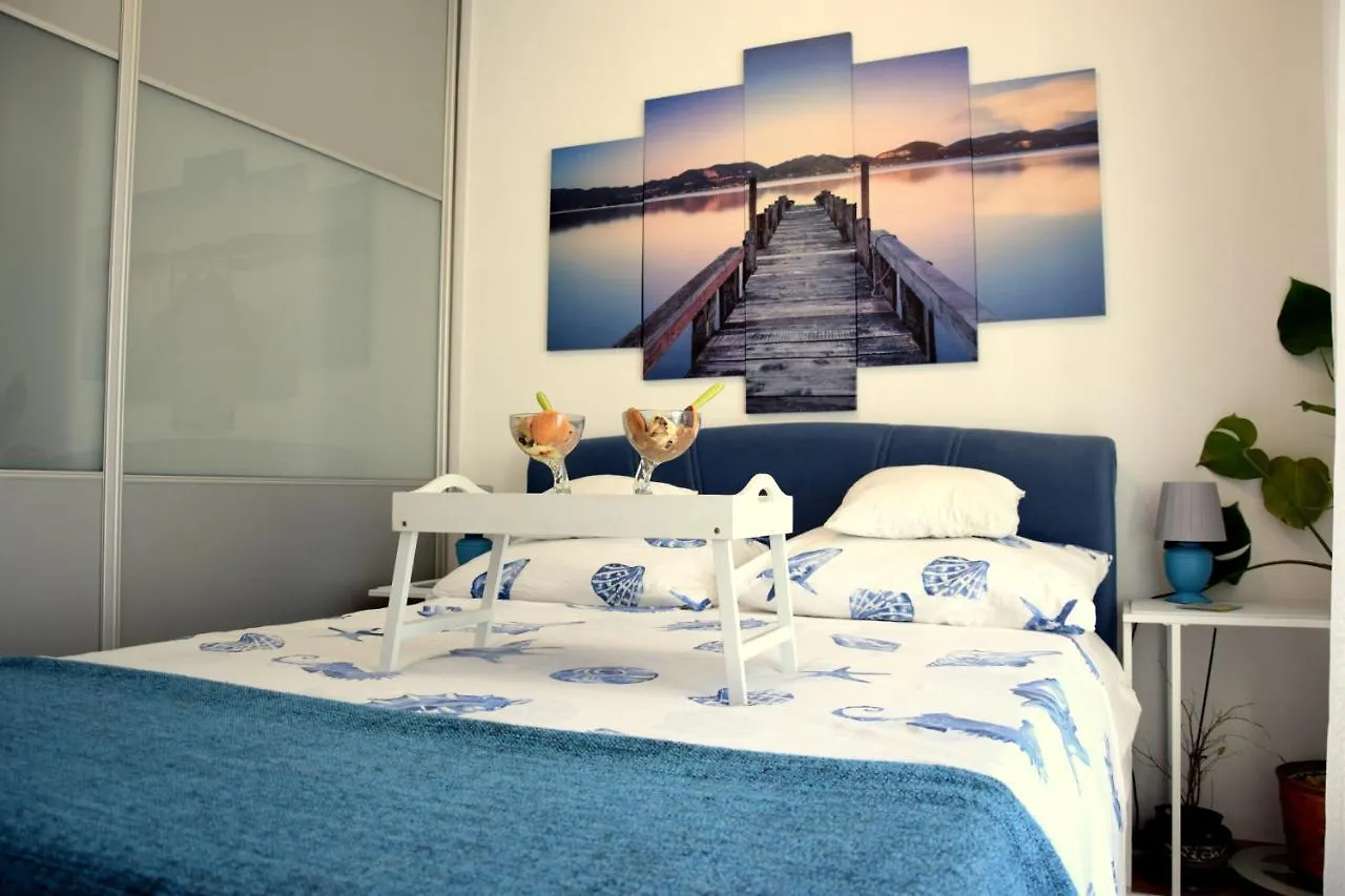 Apartment Marimar, Beachfront 1St Row 斯普利特 0*,  克罗地亚