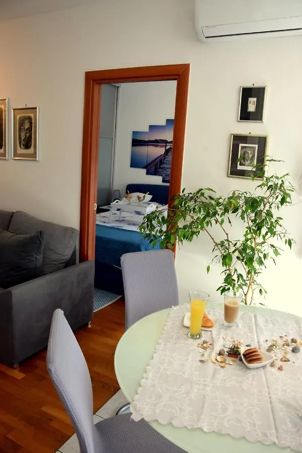 Apartment Marimar, Beachfront 1St Row Split